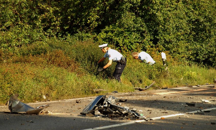 Schwerer VU Koeln Immendorf Kerkraderstr P070.JPG